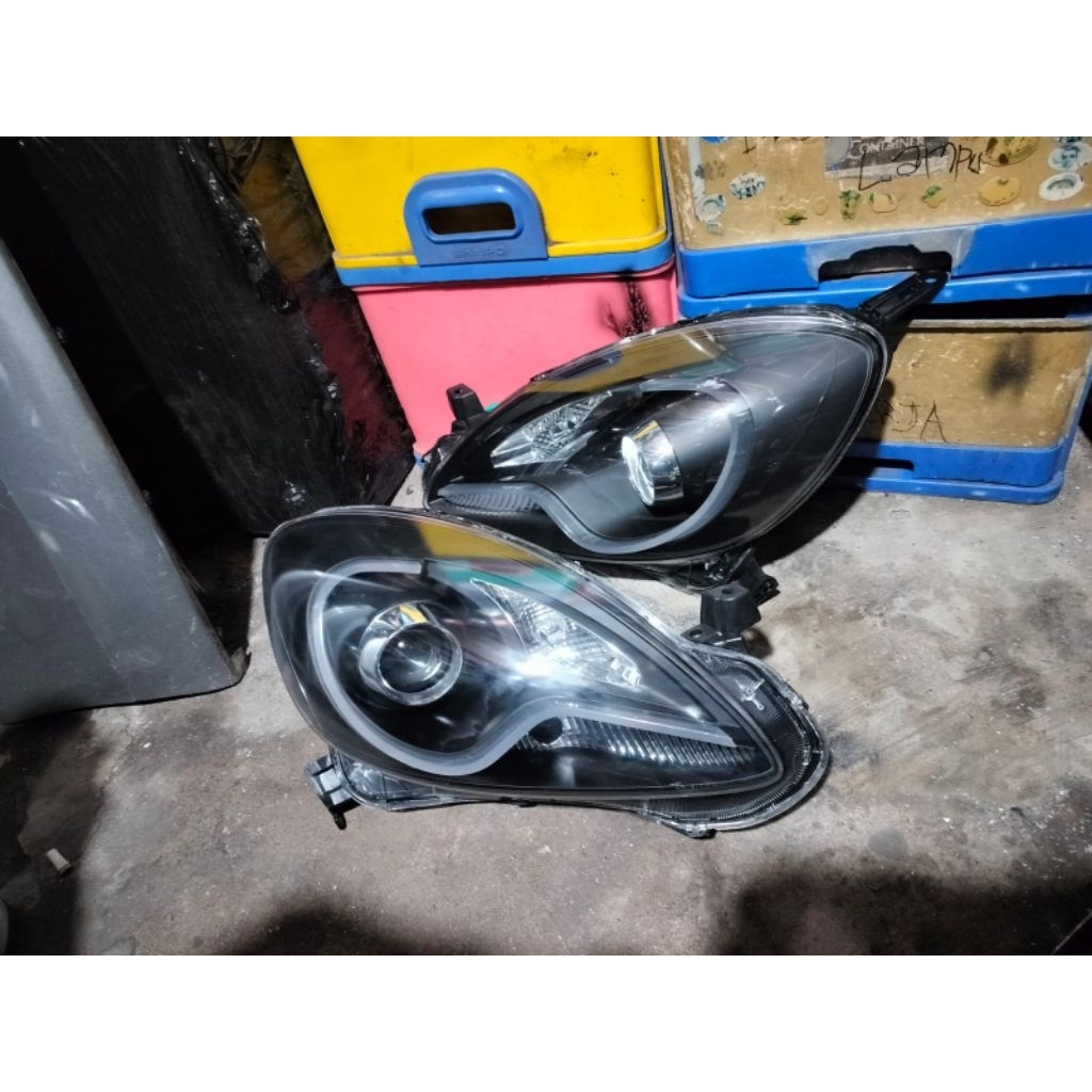 Headlamp set Custom Honda Brio Tahun 2012-2016 Eagle Eyes Part di @WUDAR BODYPART MOBIL