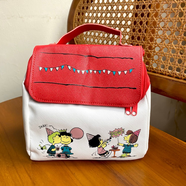 Tas Make Up Serbaguna Tempat Penyimpanan Kosmetik Alat Make Up Wanita Travel Bag Karakter Cute Snoop