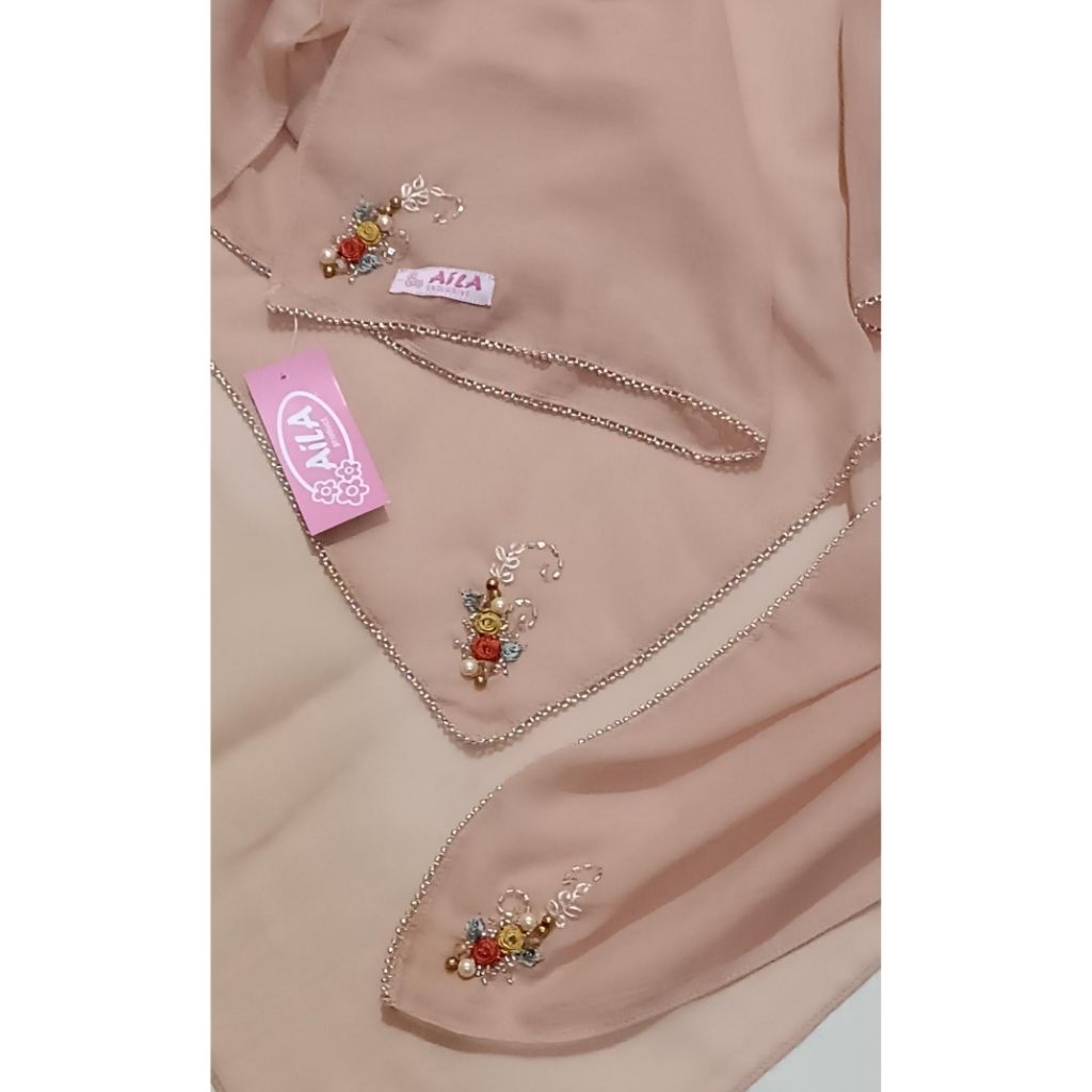 AiLA product- Segi empat Ronce- Payet Sulam Handmade