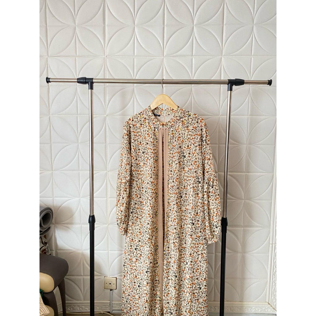 Cream Flower Plisket Long Dress