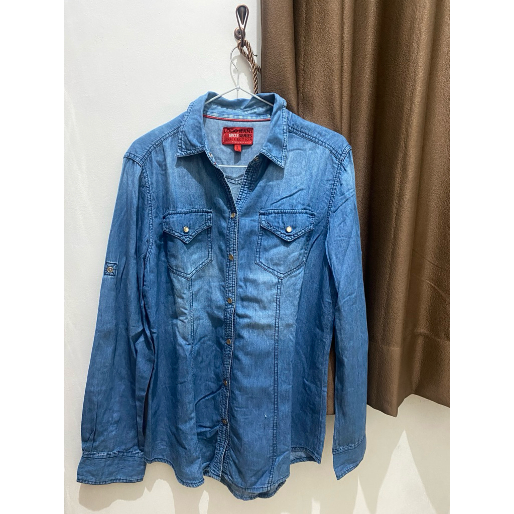 Logo jeans kemeja