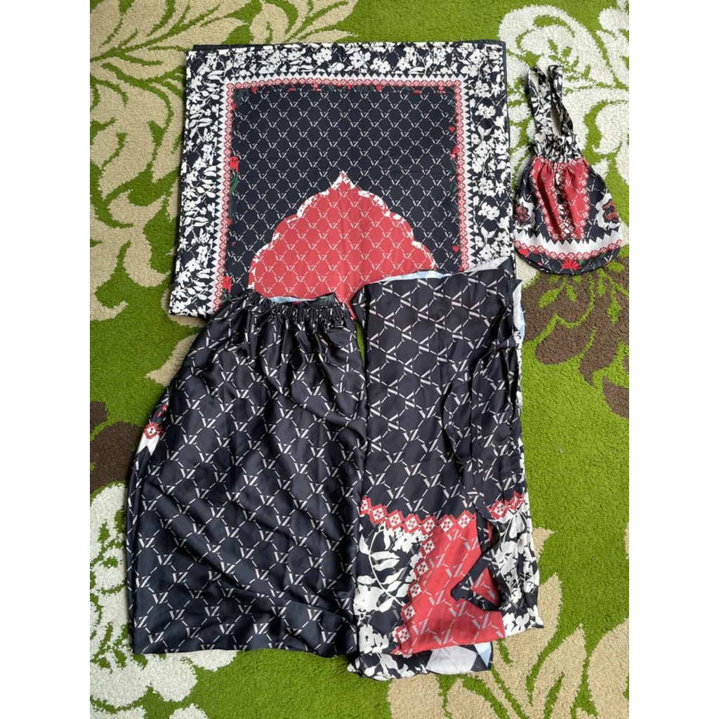 BRIALLEN PRAYER SET VIVI ZUBEDI