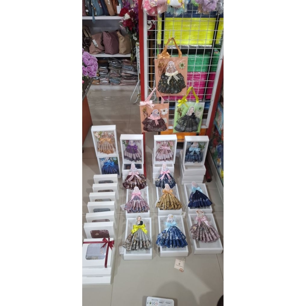 Hampers hijab box / buket hijab/hampers hijab/ hadiah ultah/ barbie hijab