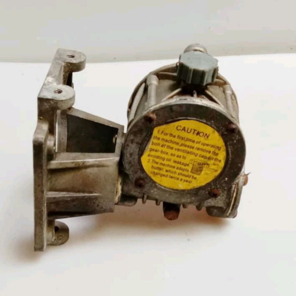 GEARBOK WPA RATIO 1 : 10 BEKAS COPOTAN DC MOTOR 180V