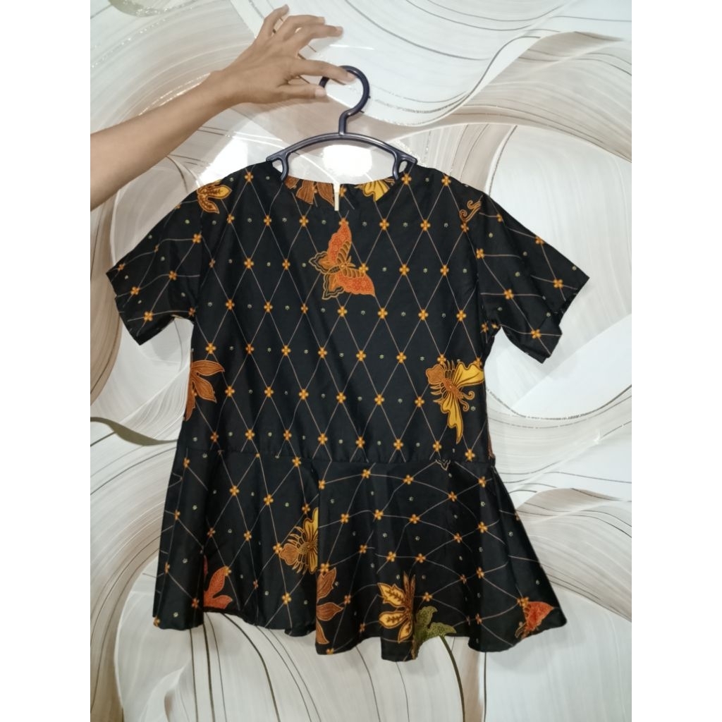 Atasan Batik Wanita Lengan Pendek