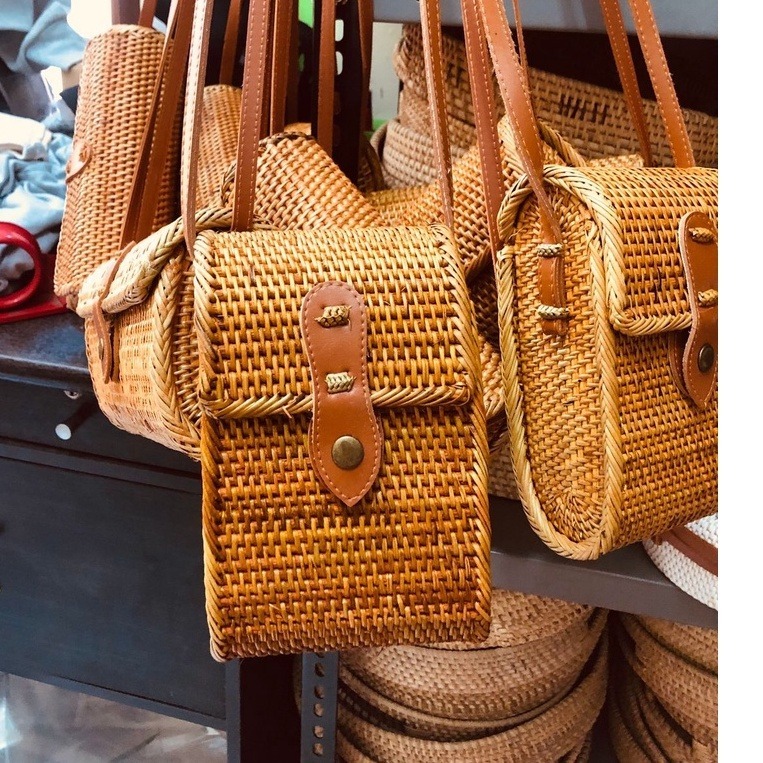 TAS ROTAN DOMPET & HP KHAS BALI