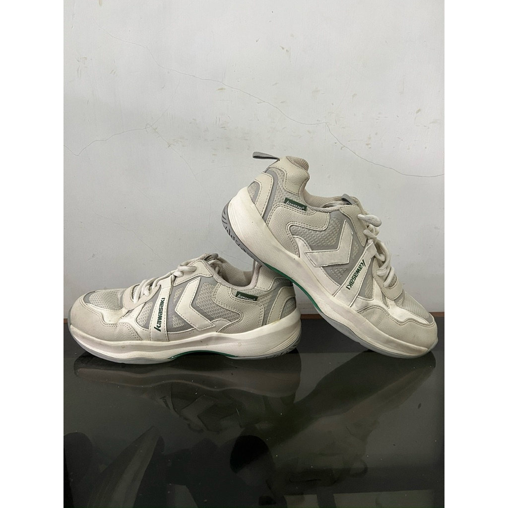 Sepatu Badminton Kawasaki (size 42)