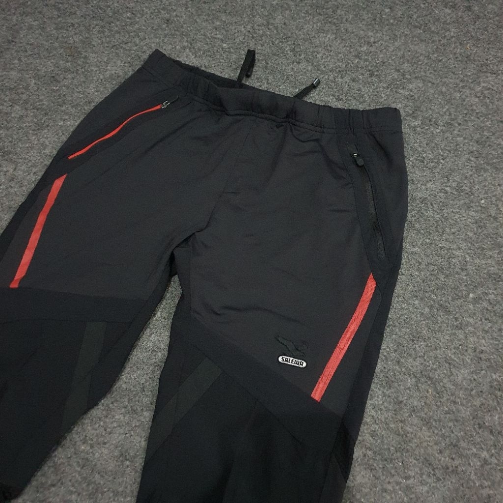 Celana outdoor salewa size 27-28 indo