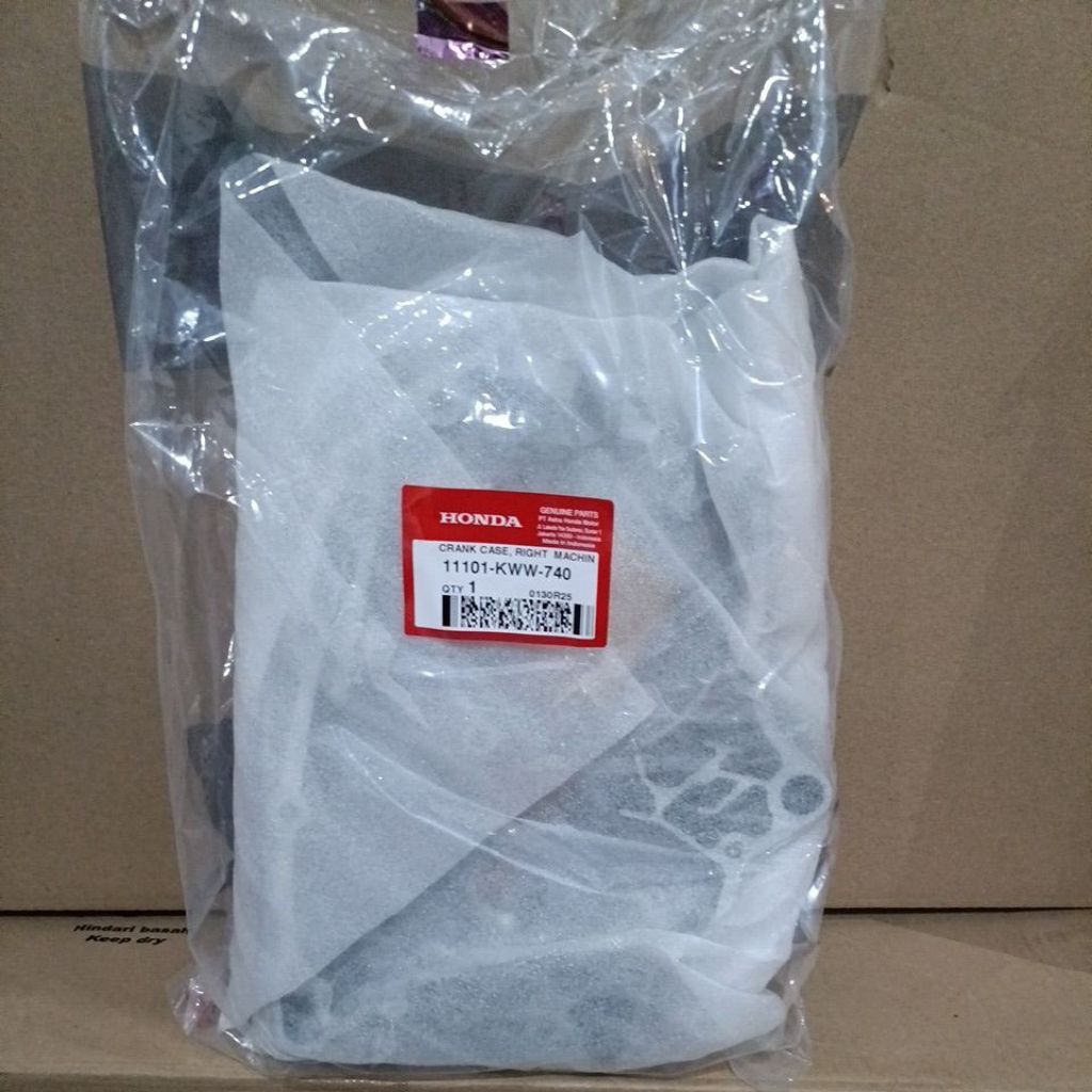 Crankcase Tengah KANAN BAK OLI REVO FIT - REVO INJEKSI - NEW BLADE 110 original 11101 KWW 740