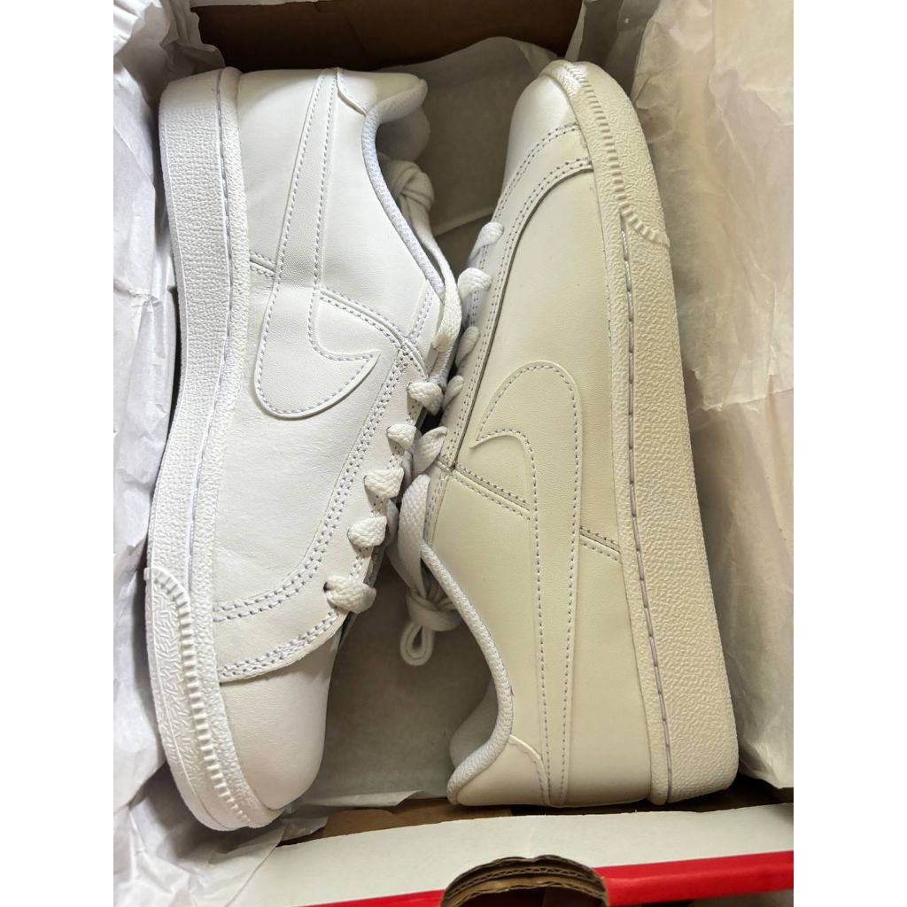 NEW NIKE COURT ROYALE WHITE SIZE 37,5