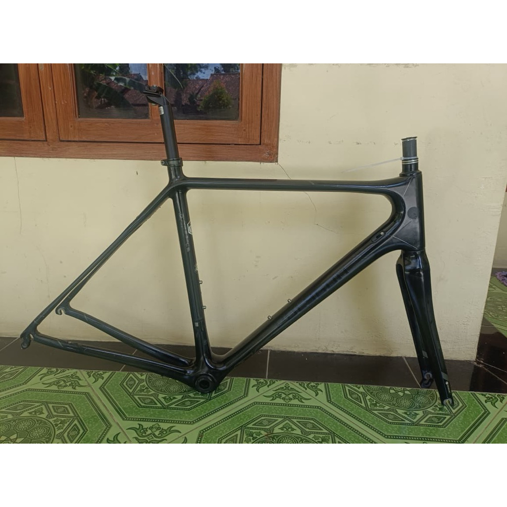 Frame polygon helios c8x