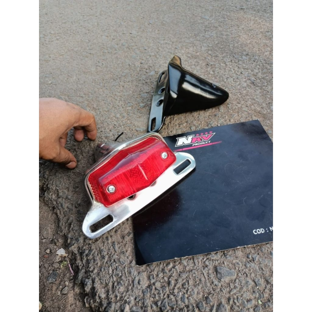 stoplamp British style. Stoplamp lucas. Lampu belakang motor custom ok