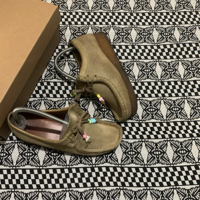 CLARKS WALLABEE MAPLE