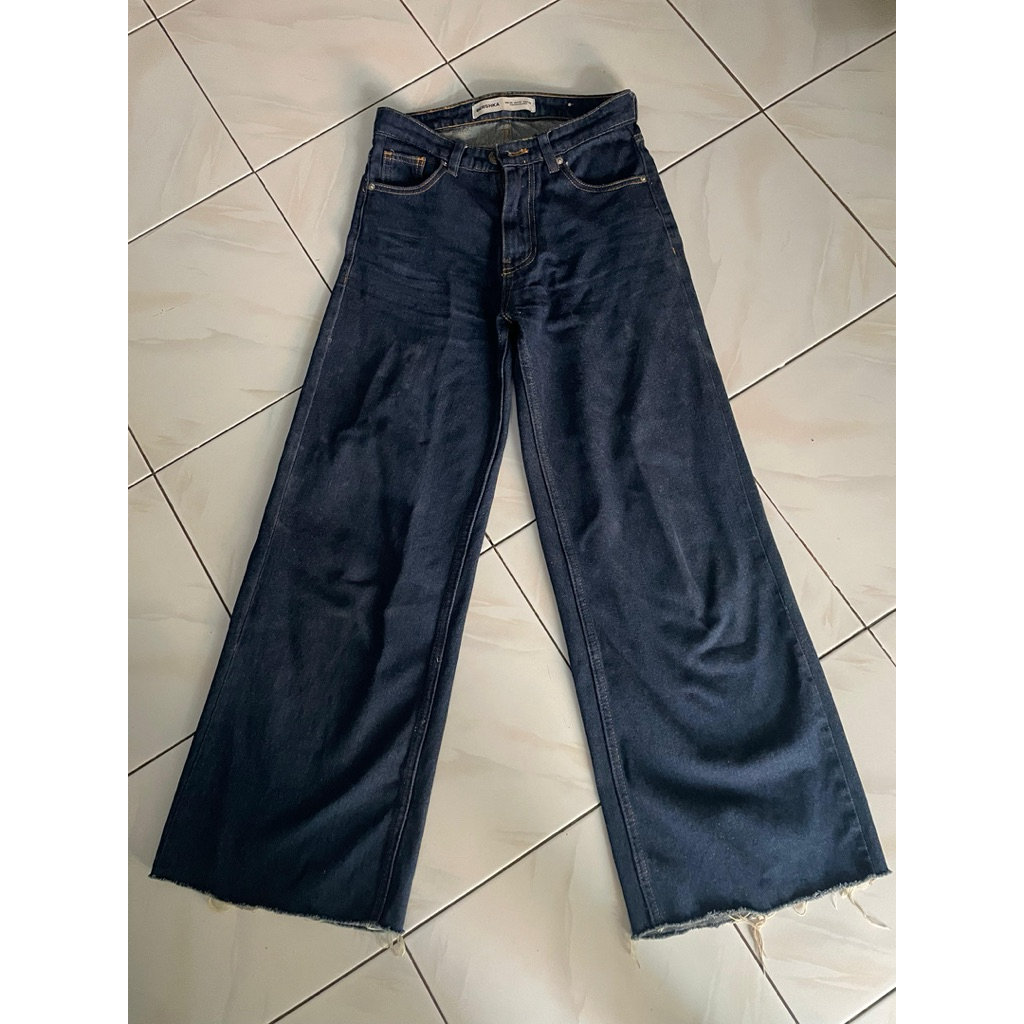prelove wide leg jeans by BERSHKA