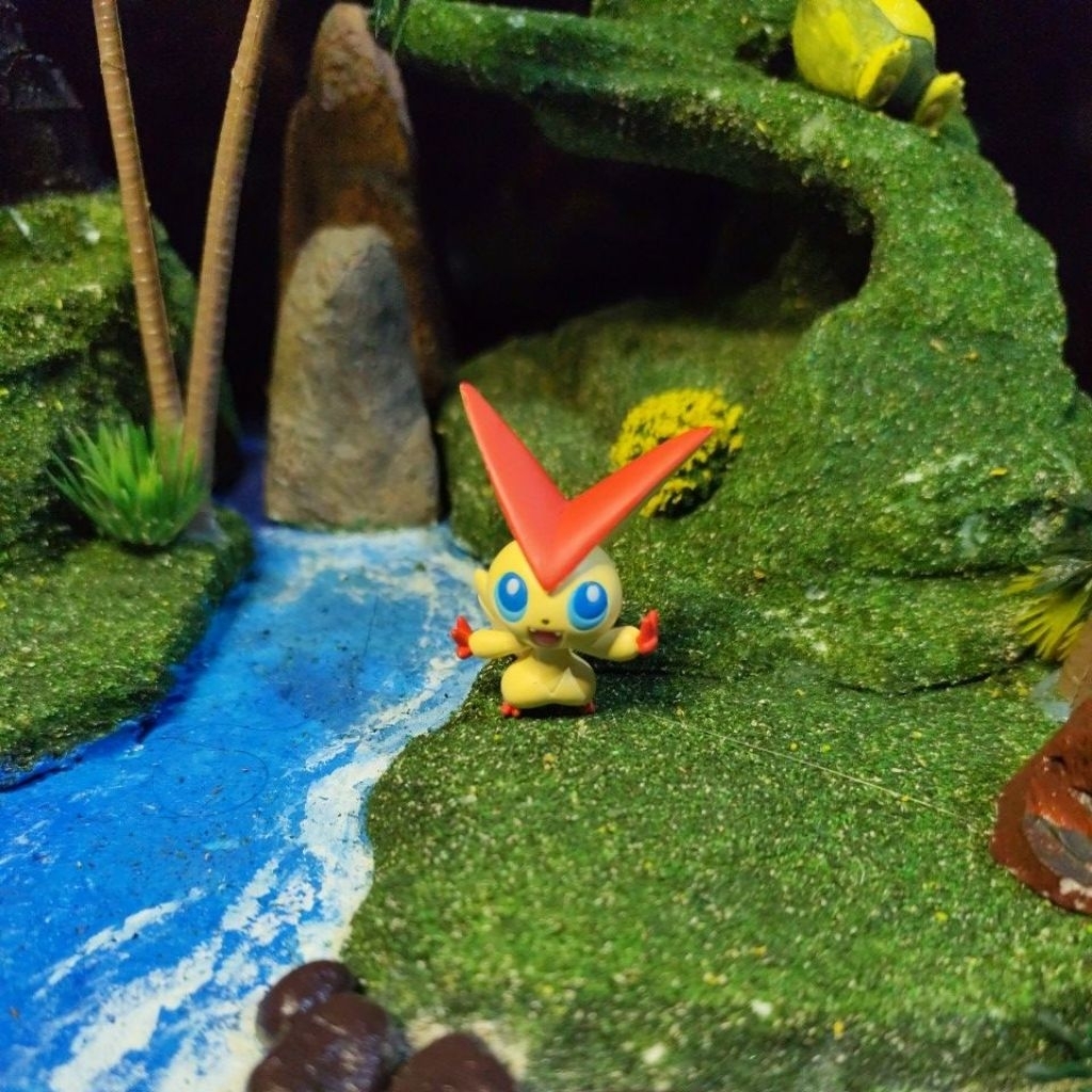 pokemon figure - victini - tomy