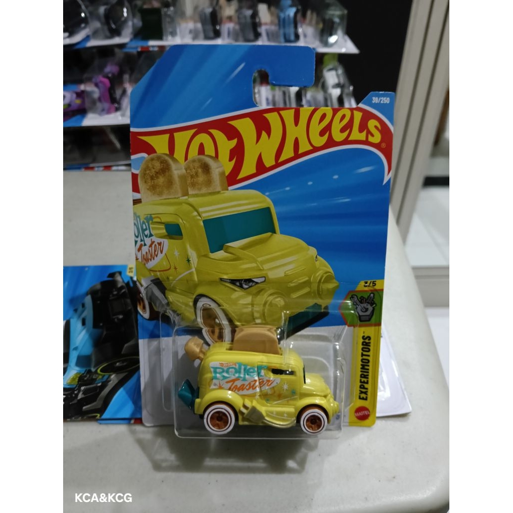 Hot Wheels Roller Toaster Experimotors Yellow 2026