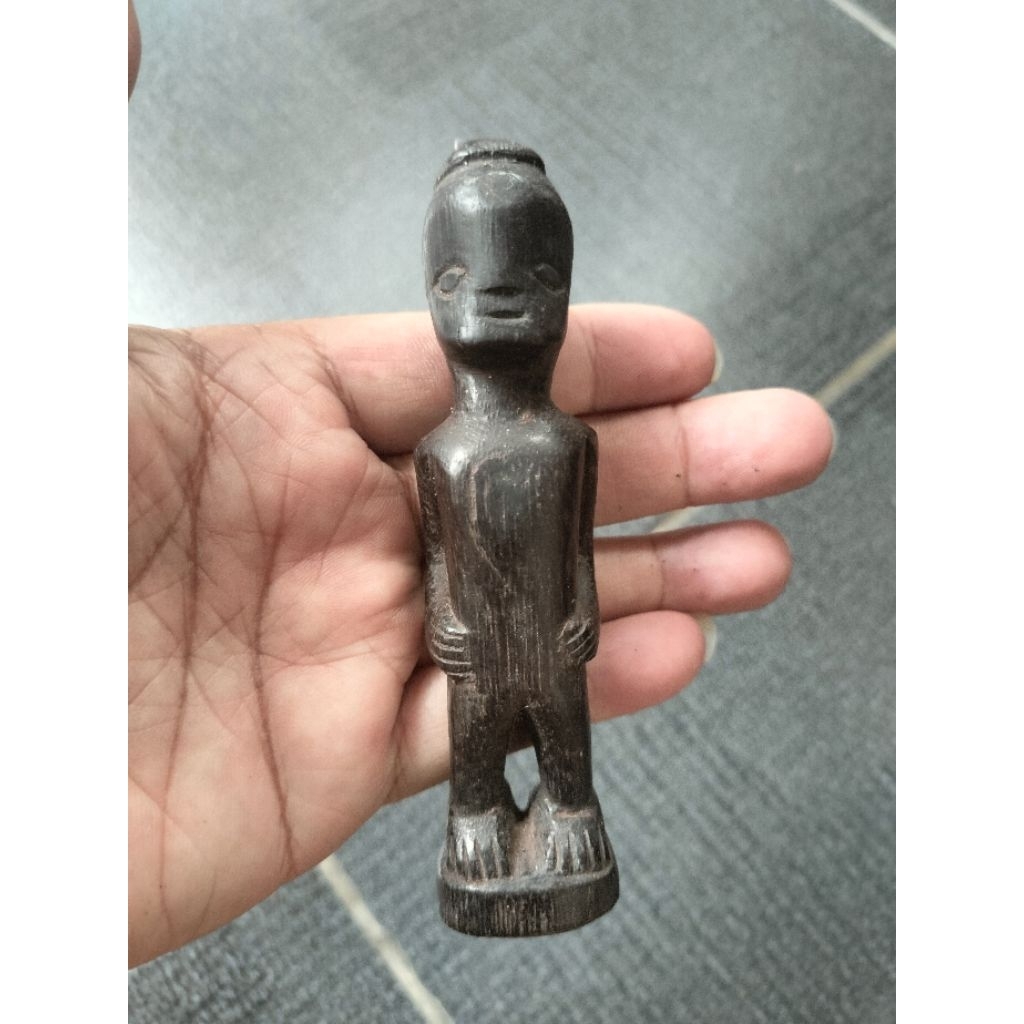 Patung kuno primitif dayak paser dari kayu ulin.dijamin ori