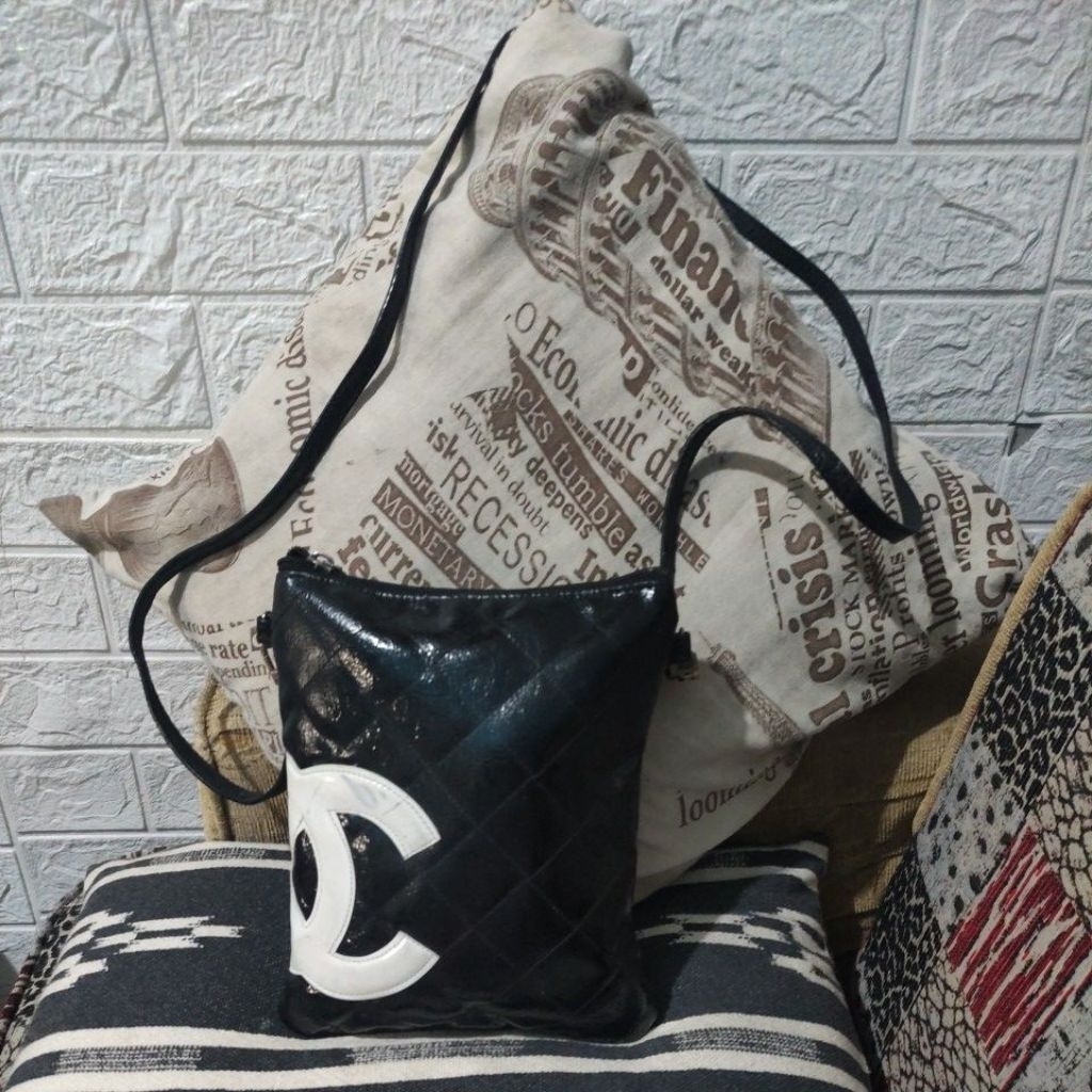 Tas Sling Hp Preloved