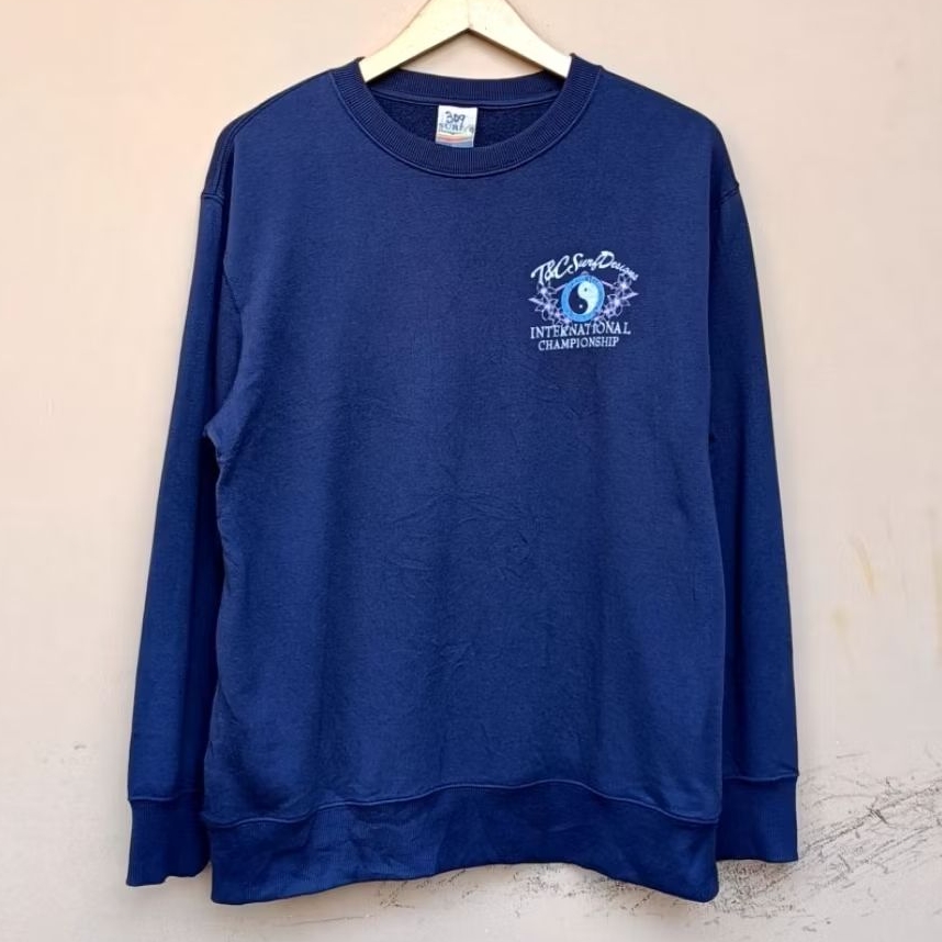 Crewneck t&c surf design vintage surfing international