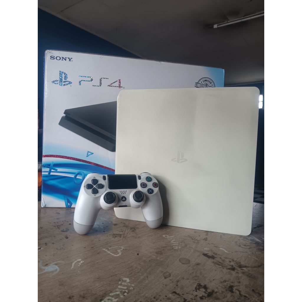 ps4 slim hen seri 22