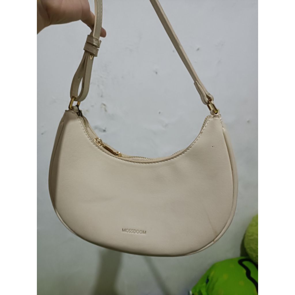 TAS MOSSDOM PRELOVED/ PL TAS WANITA/ TAS SLINGBAG PRELOVED
