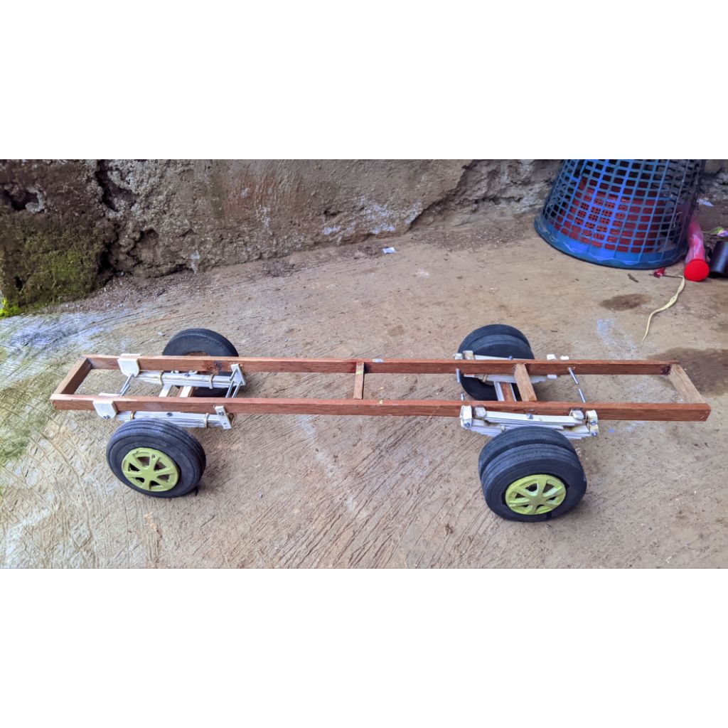 sasis//chasis miniatur truk skala 10||12 10 dan 12