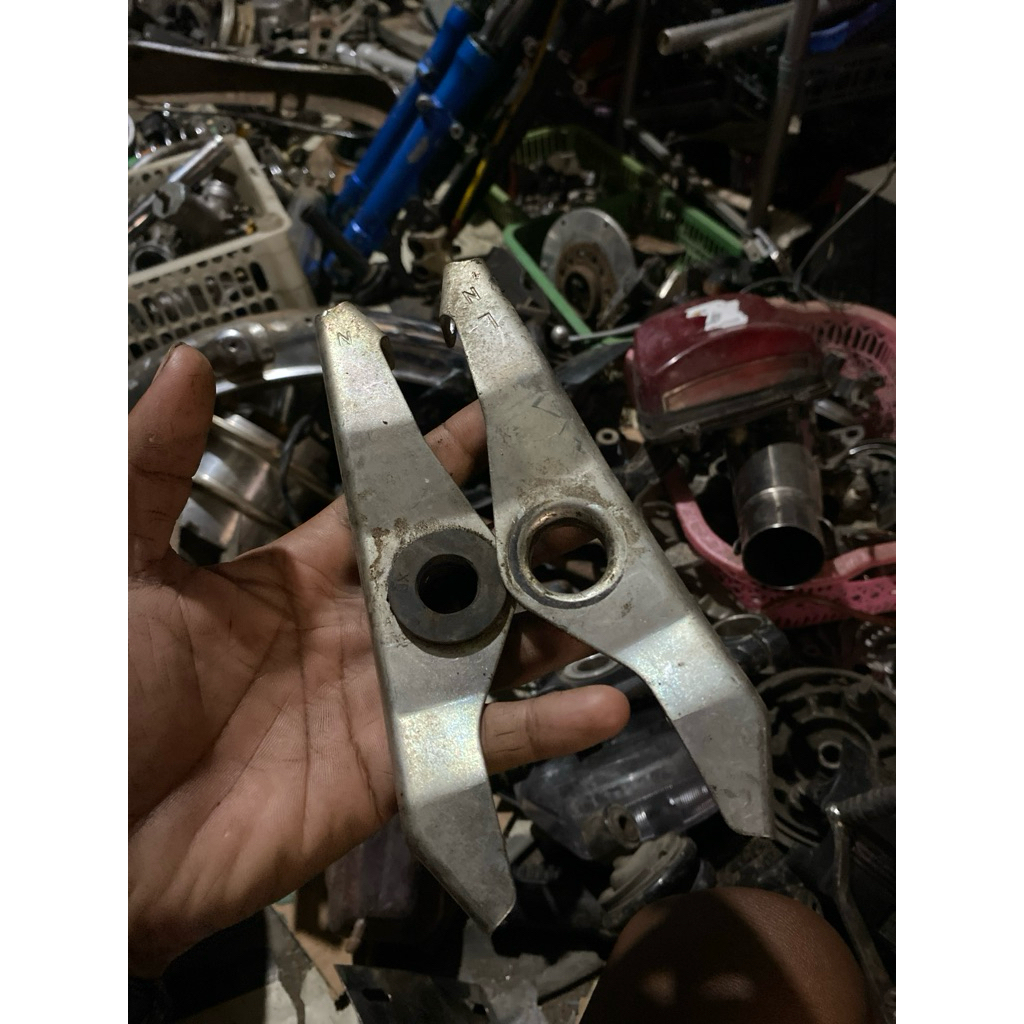 breket dudukan lampu reflektor scoopy 2018 2019 original copotan