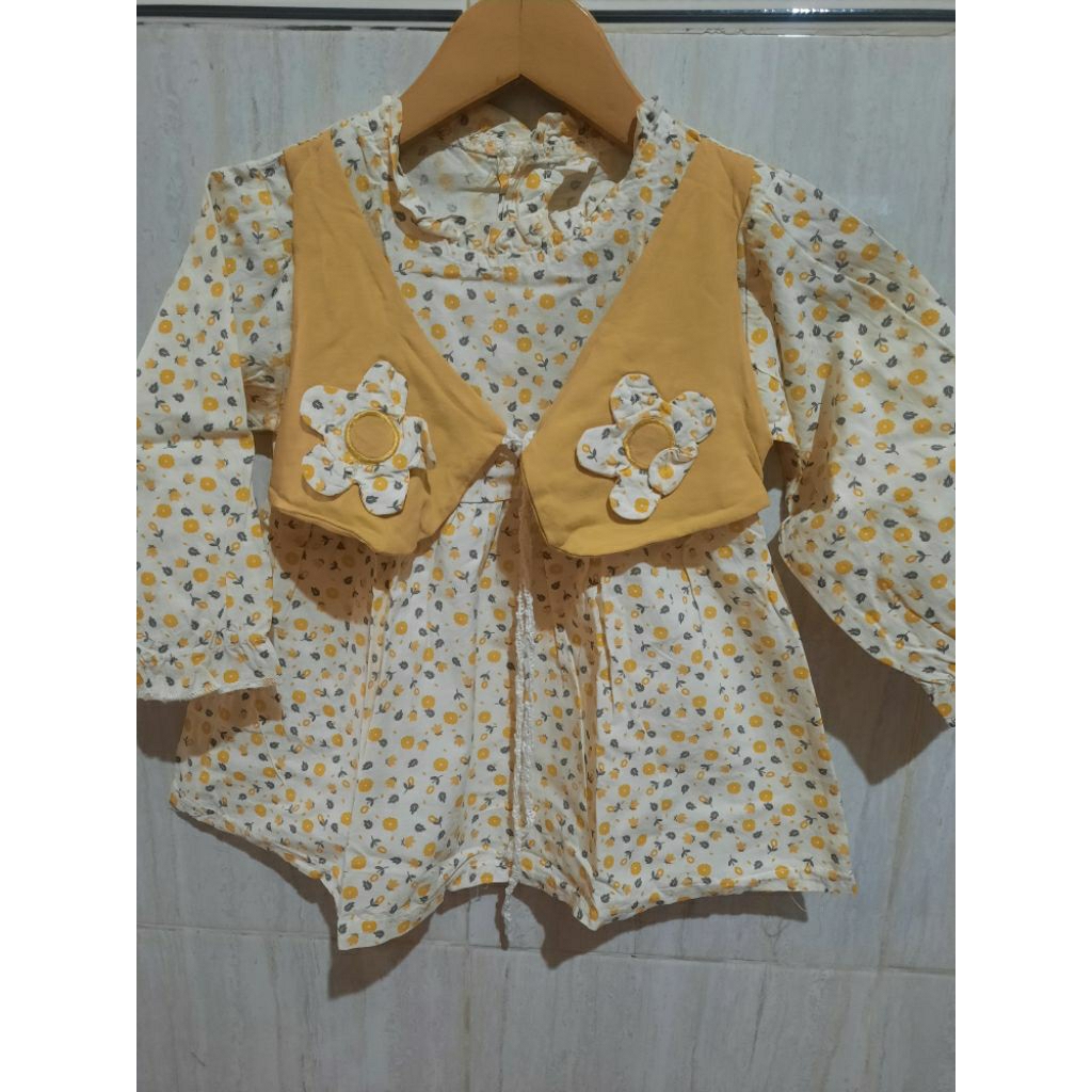 blouse bunga vintage