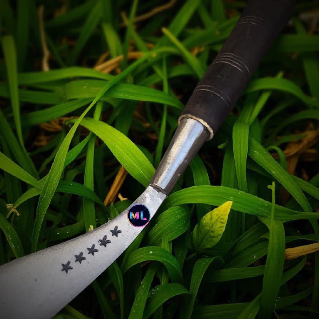 Alat berkebun tradisional Sabit/arit pemangkas padi rumput khas madura