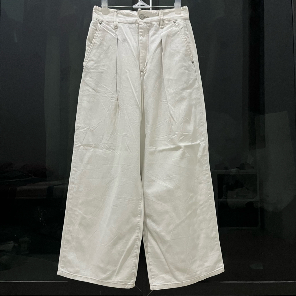 GU Soft Jeans Kulot Gombrong Broken White