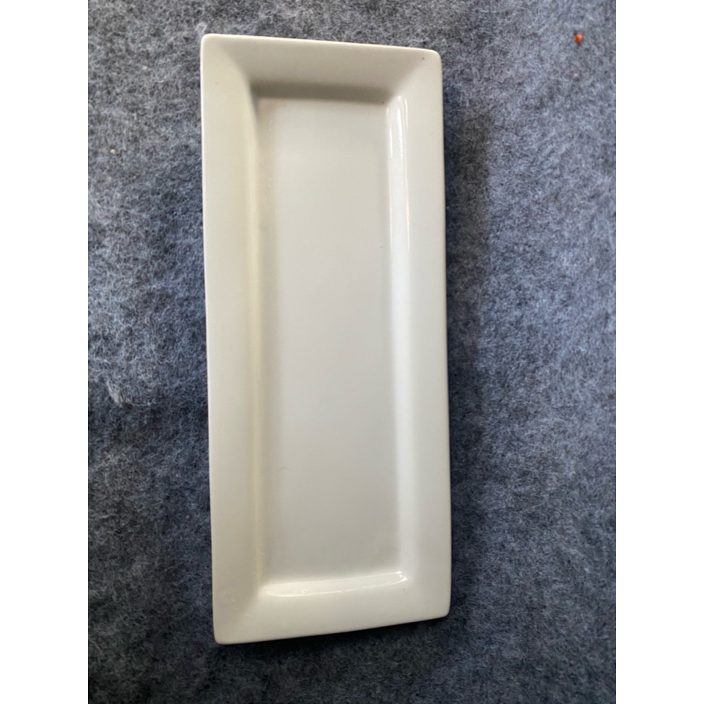 piring persegi panjang