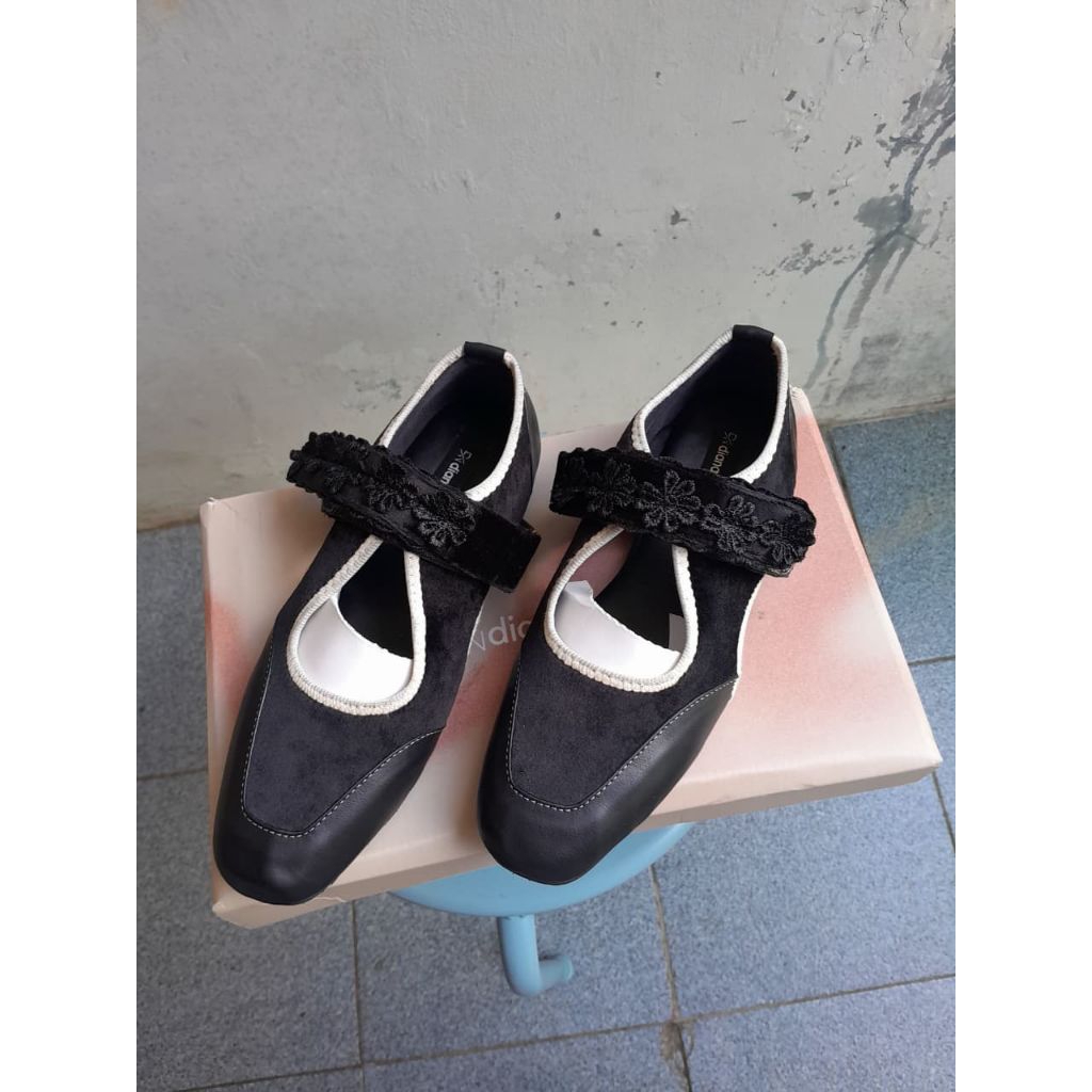 Sepatu Dianable
