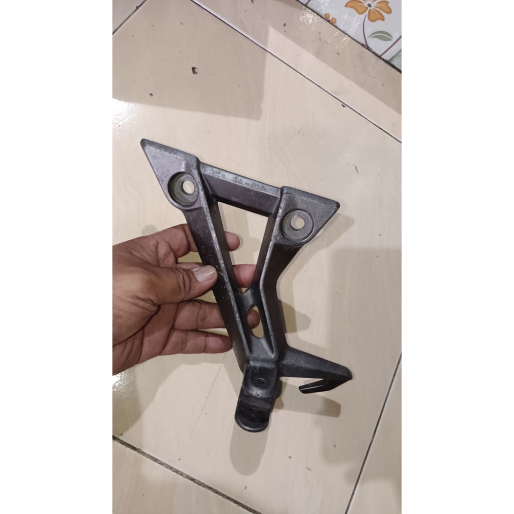 Postep Footstep Bostep Dudukan Pijakan kaki Belakang kiri Kawasaki Ninja 250fi injeksi ori