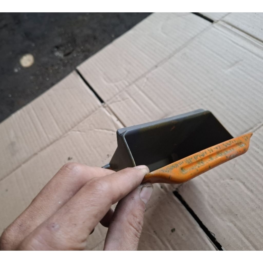 laci dashboard bagian kanan cover tutup box sikring interior all new corolla ae111 96-98