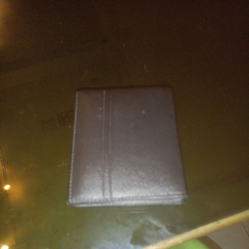 dompet tebal kulit asli pria lacoste