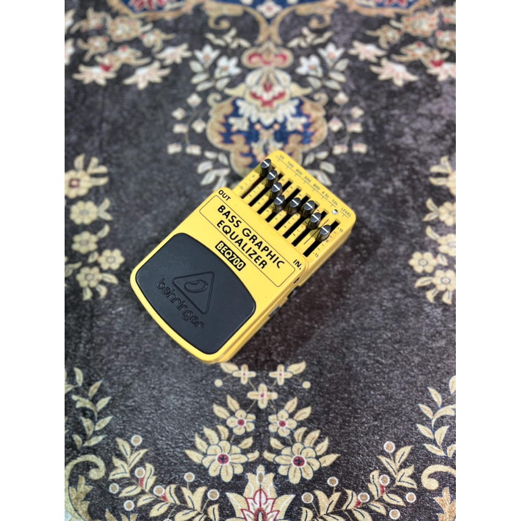 Behringer BEQ 700 Equalizer Bass