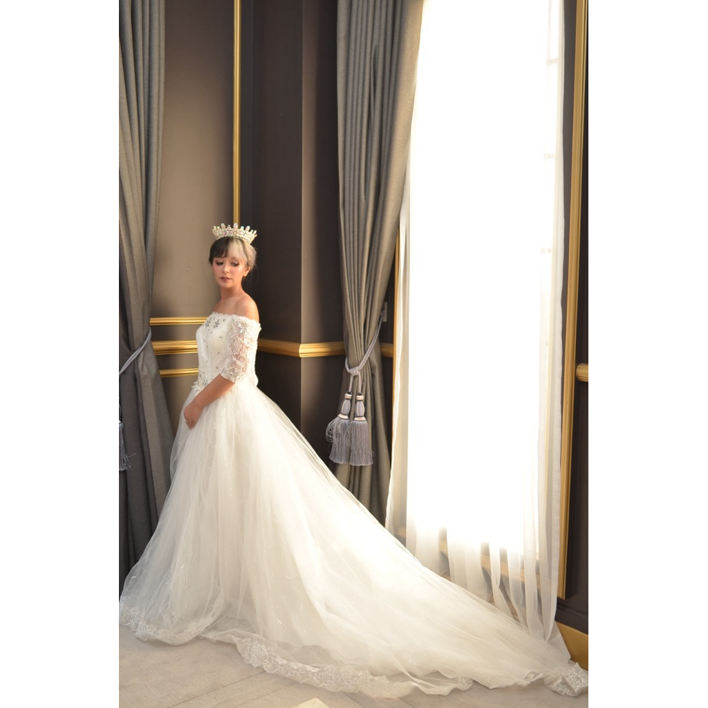 Gaun Pengantin - Bridal Pengantin - ELLA GOWN - gaun pengantin ekor - bridal with tail - preloved br