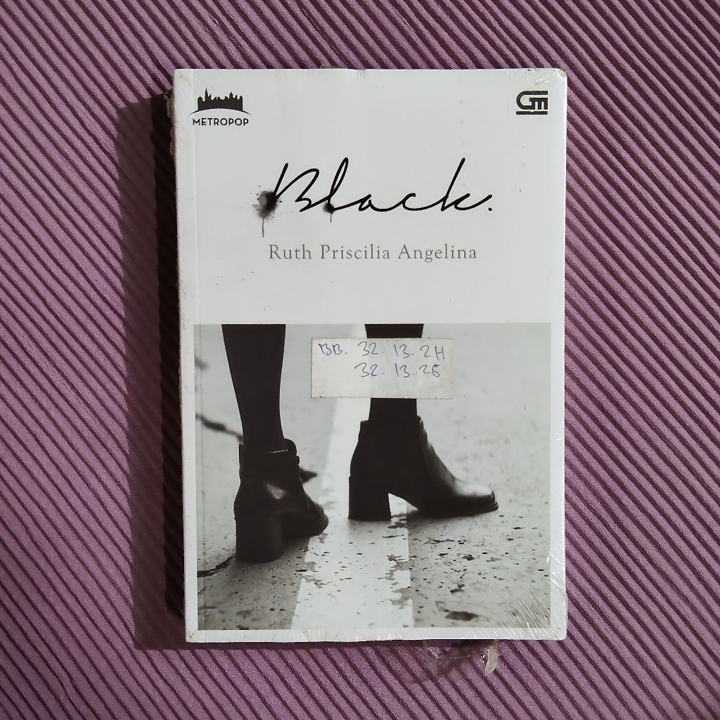 Buku Original • Novel Metropop - Black / RUTH PRISCILIA ANGELINA