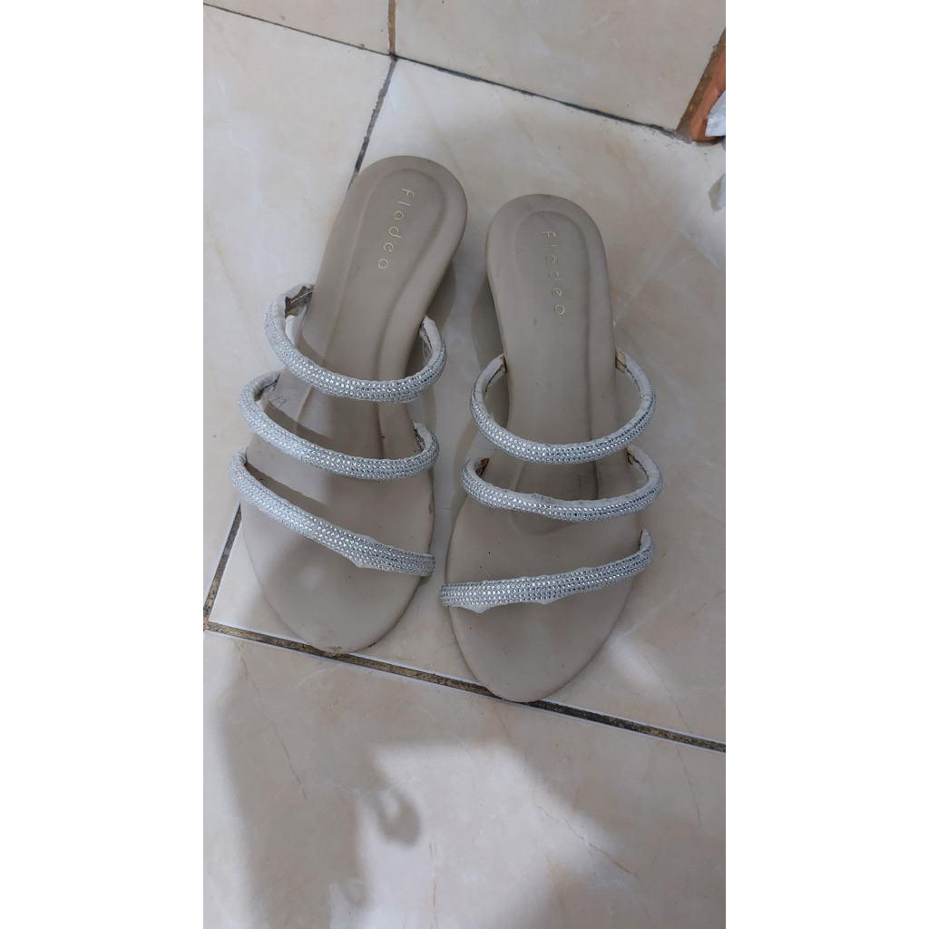 Preloved Sandal Sendal Fladeo Pesta
