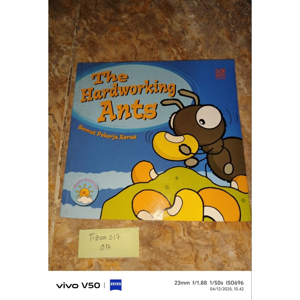 Buku The Hardworking Ants - Semut pekerja keras