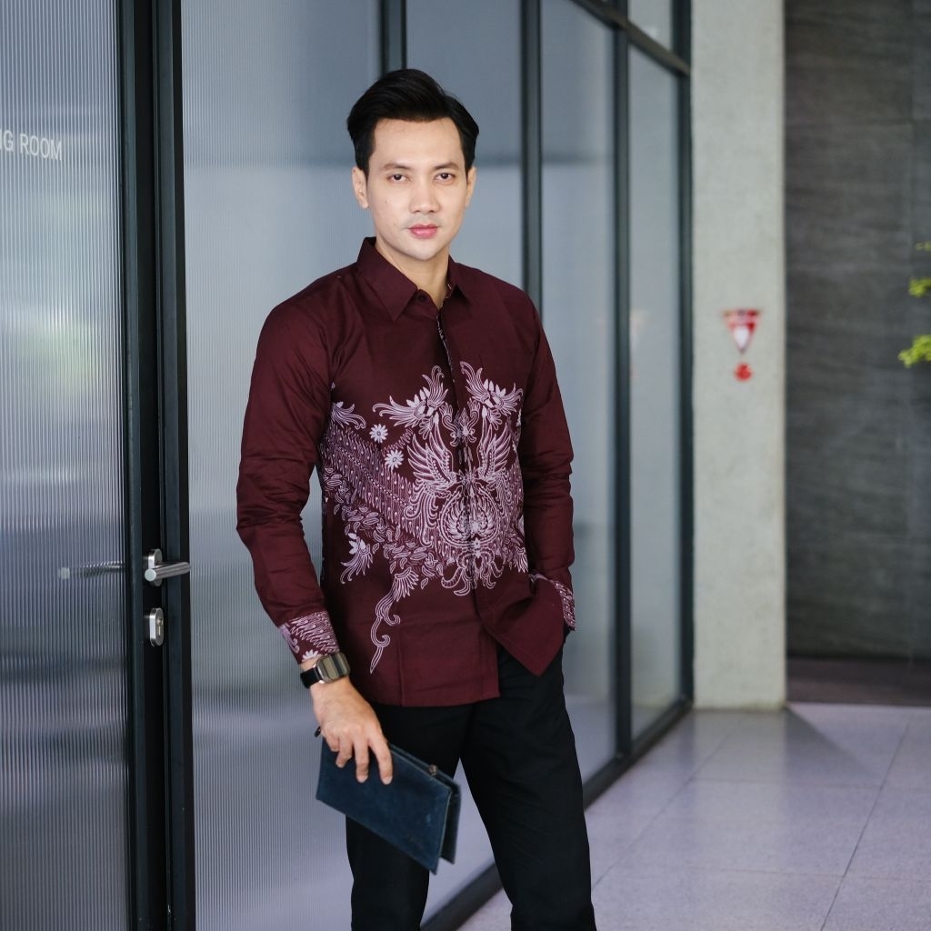 Kemeja Batik Warna Coklat Mahogany Kemeja Batik Pria Modern Original Slimfit Lengan Panjang Lapis Fu