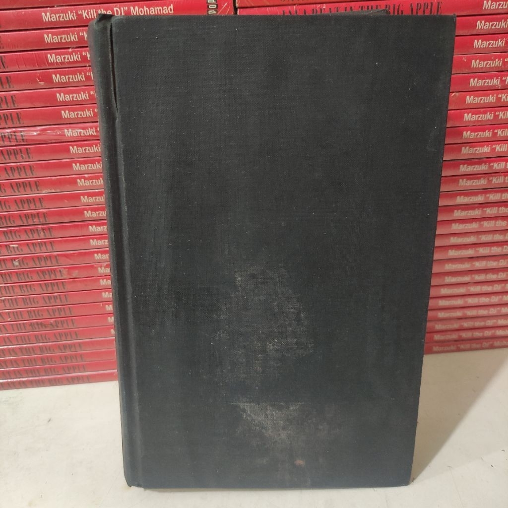 BUKU IMPORT : THE STRUGGLE FOR THE FALKLAND ISLANDS