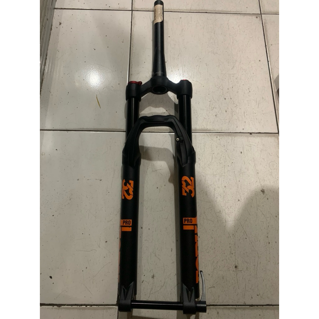 Fork PRO 32 Air 27,5 inch Rebound Lockout.T-160 Hub T-A 15x100 Tapered