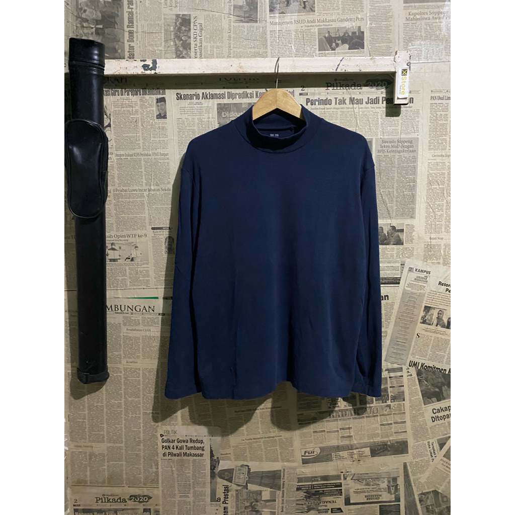 LONGSLEEVE UNIQLO / KAOS PANJANG UNIQLO L