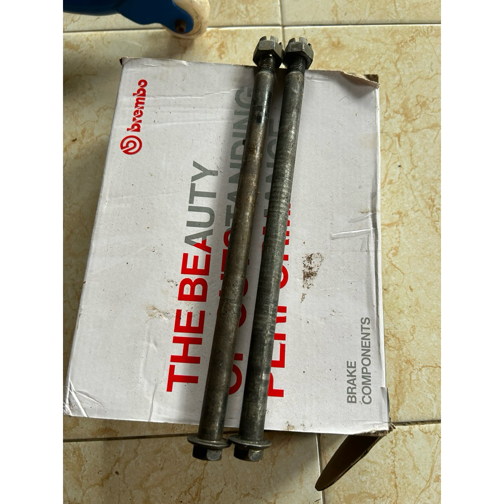 As roda belakang ninja R/SS/RR