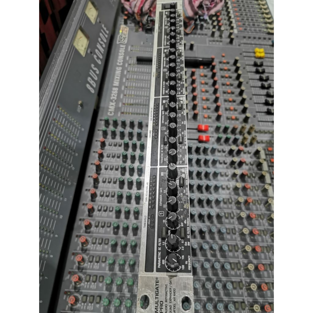 GATE BEHRINGER MULTIGATE XR4400 BEHRINGER