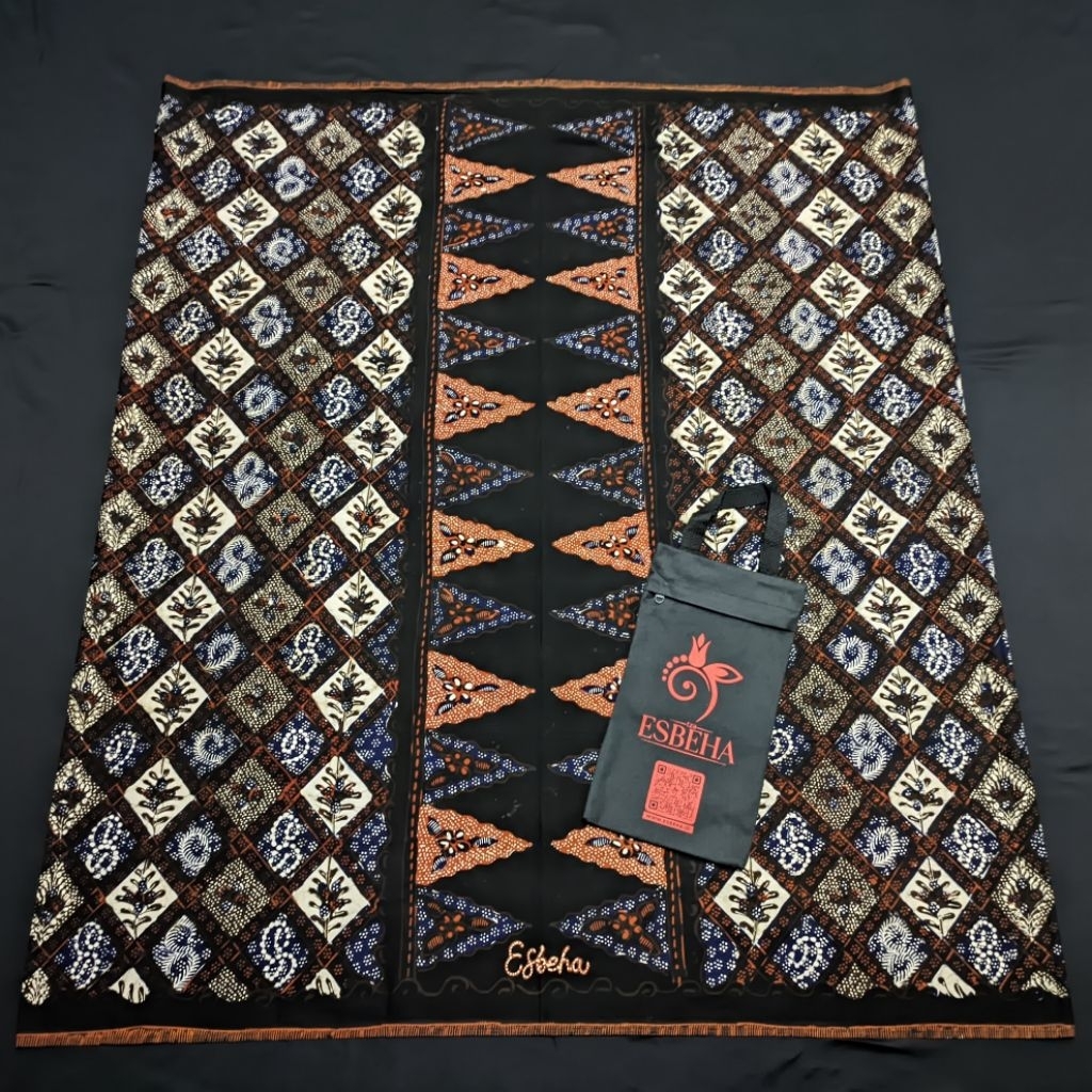 Esbeha : Seri Danurwenda | Sarung Batik Tulis Asli