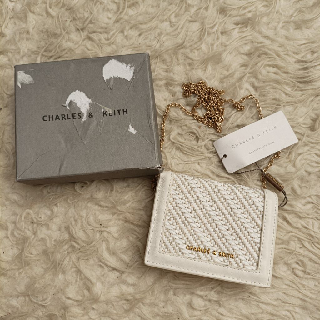 Charles & Keith white folded wallet dompet lipat kecil ck anyam dengan tali rantai long strap