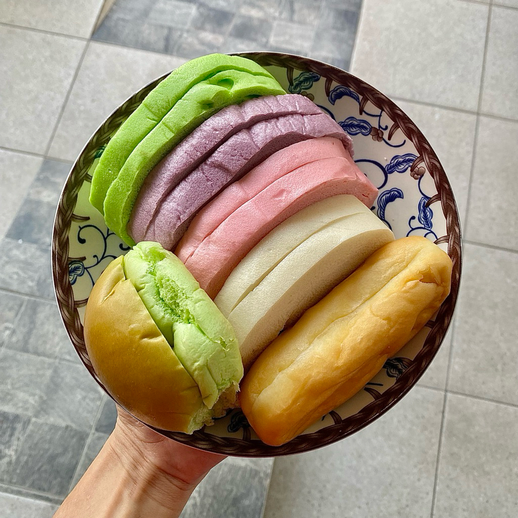 1 buah Roti Kukus Pandan Goreng Panggang