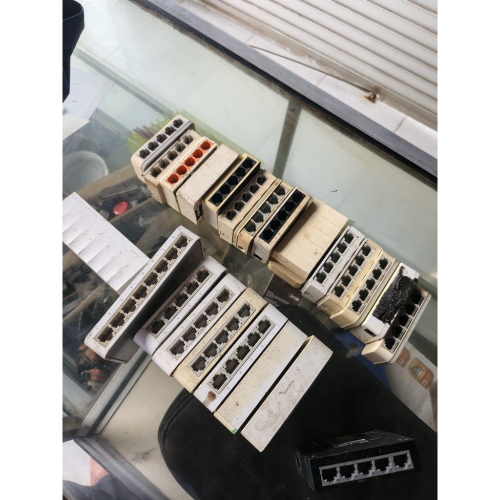 Switch Hub Bekas Normal merek Campur